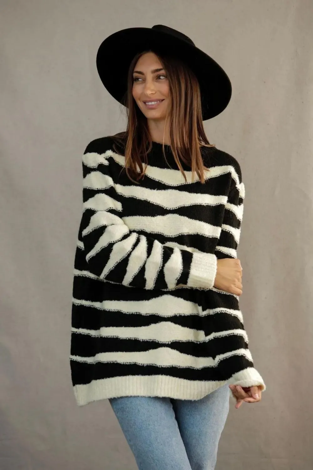 Abigale Abstract Slouchy Knit | Black/Ivory