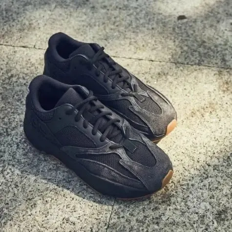 Adidas Yeezy 700 Utility Black