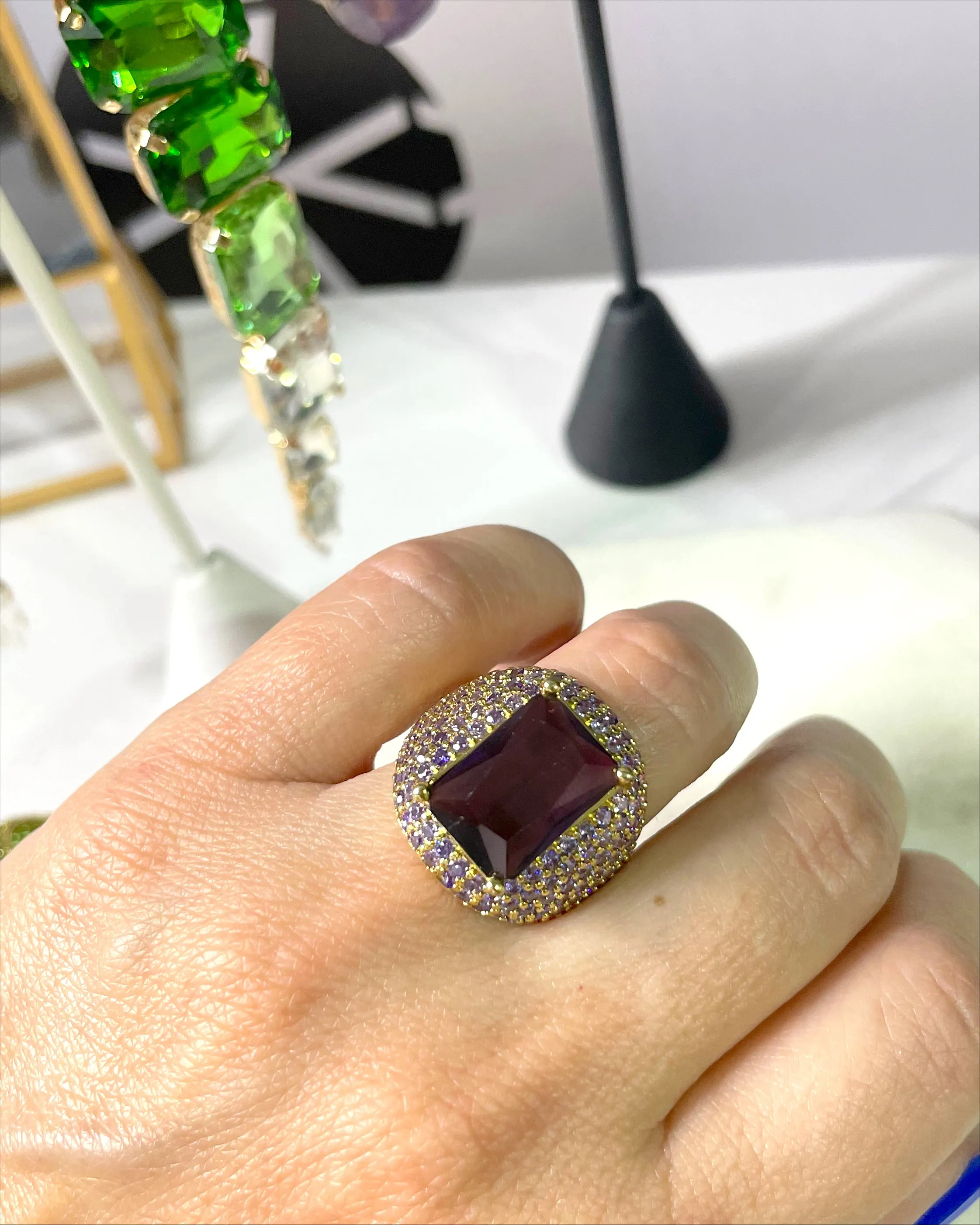 Gem colored ring