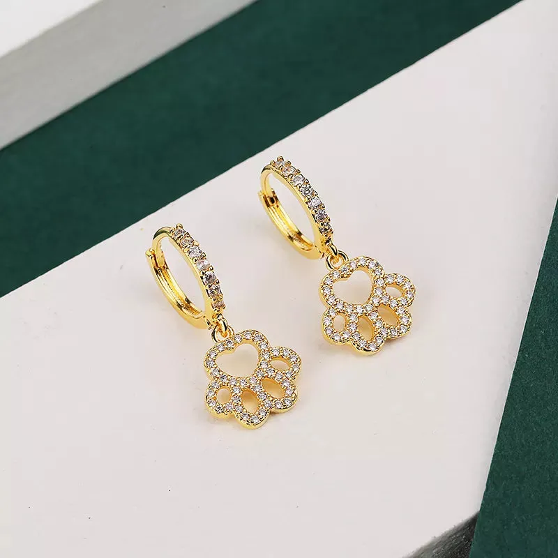 Glamorous Dangling Cat Paw Earrings (18K Gold Plated)