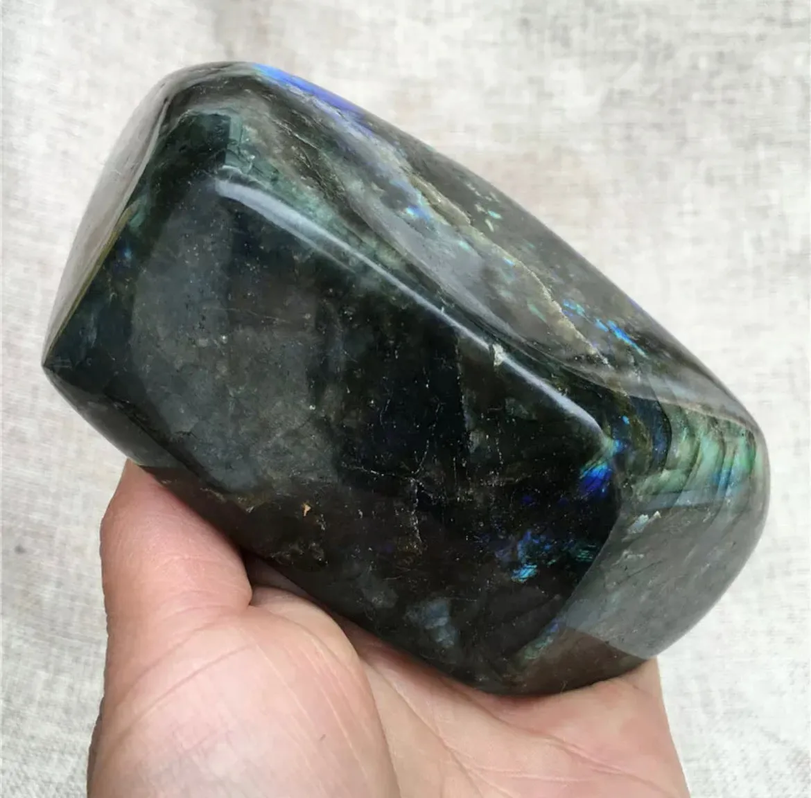 Natural Labradorite gemstone Spectrolite