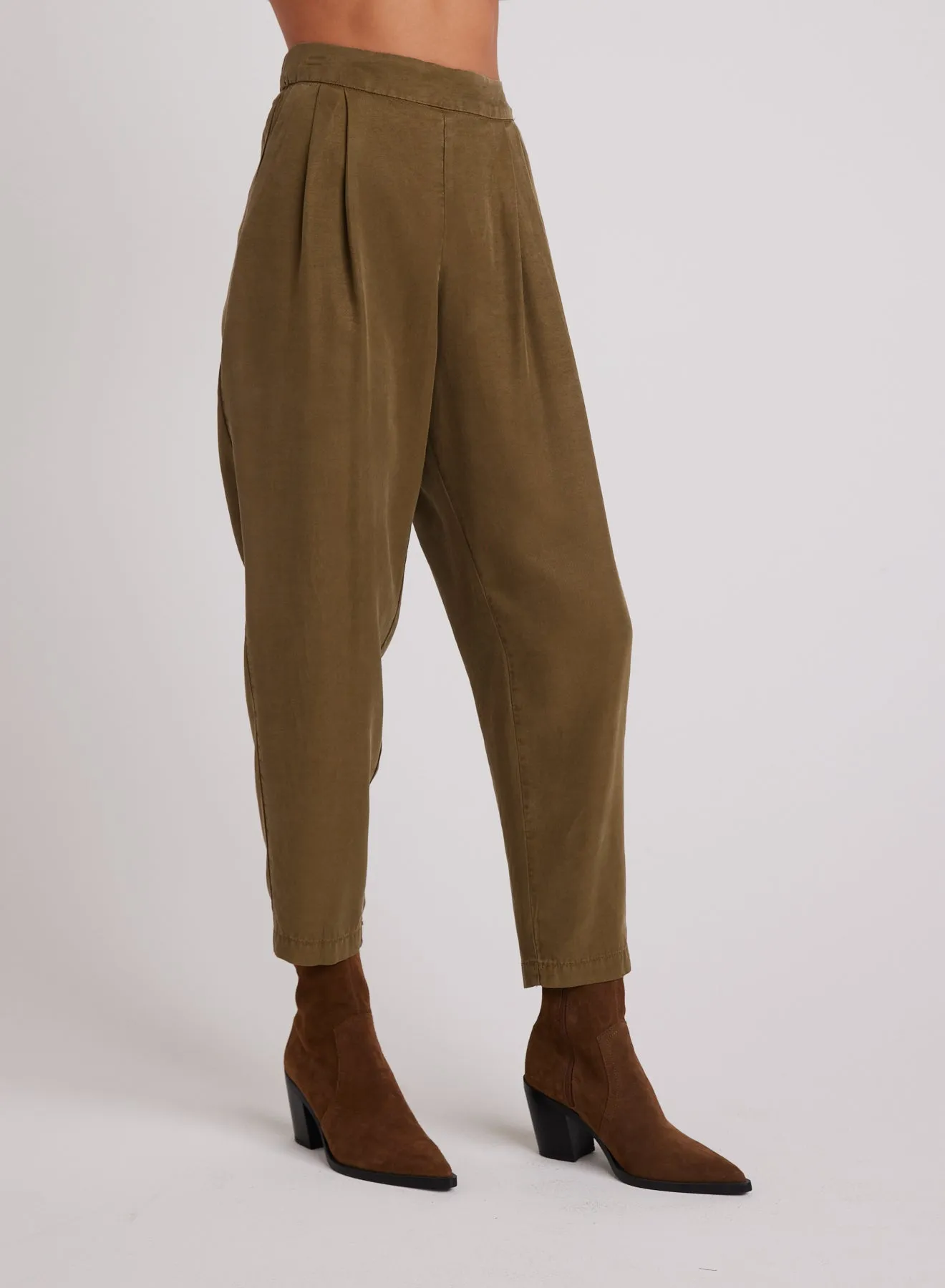 Nico Clean Waist Slouchy Trouser - Basil Green