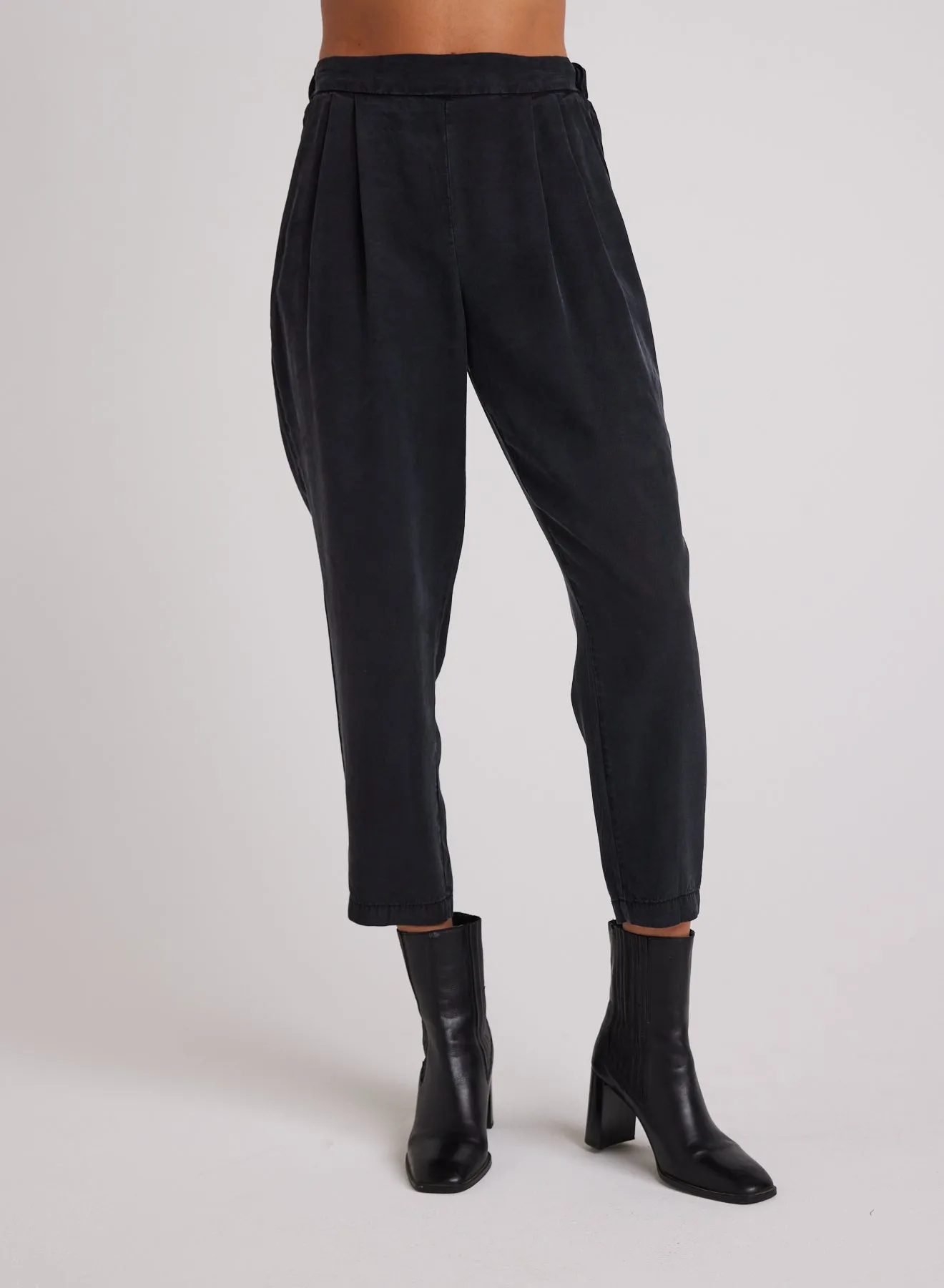 Nico Clean Waist Slouchy Trouser - Black