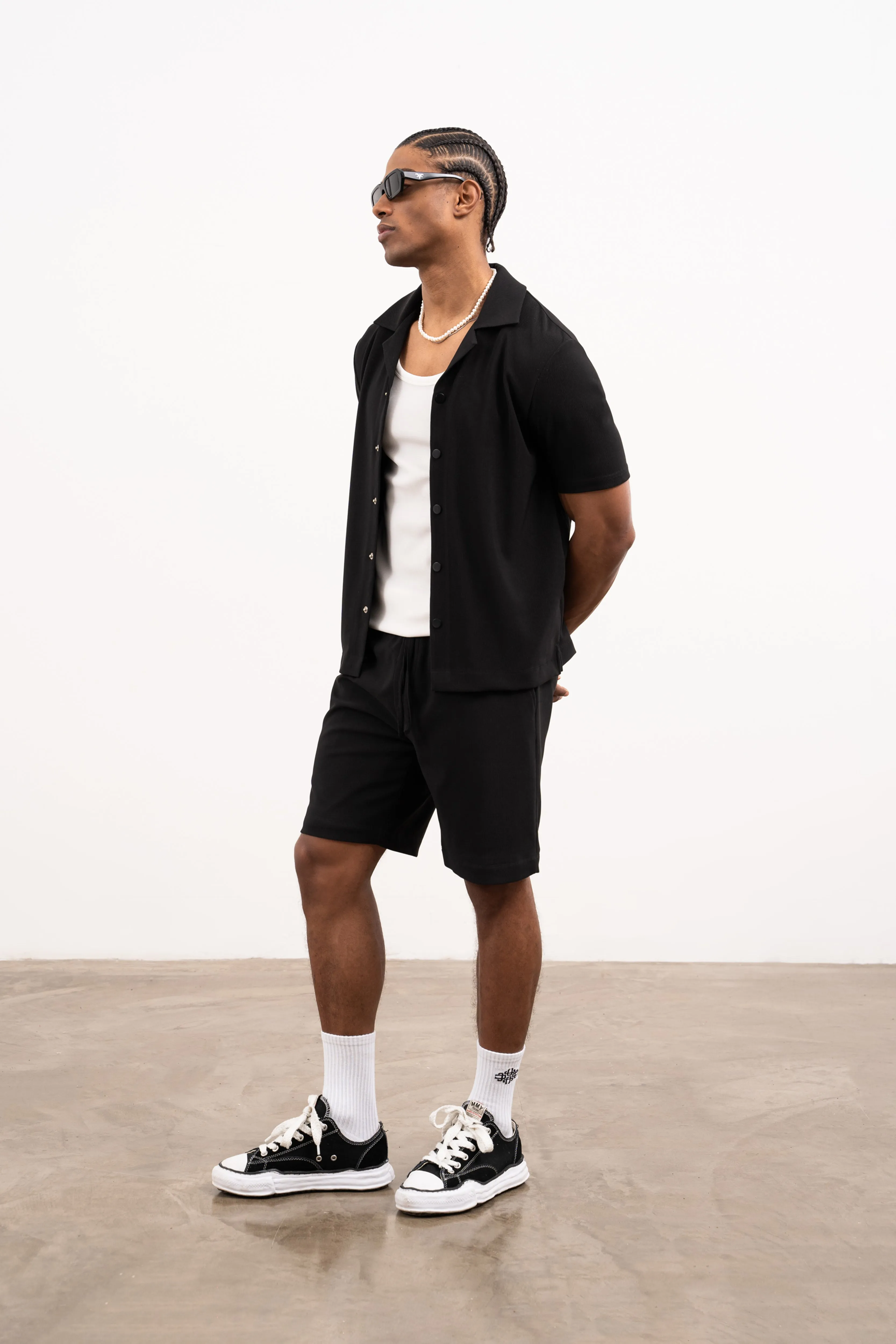 RIB TEXTURED SHORTS - BLACK